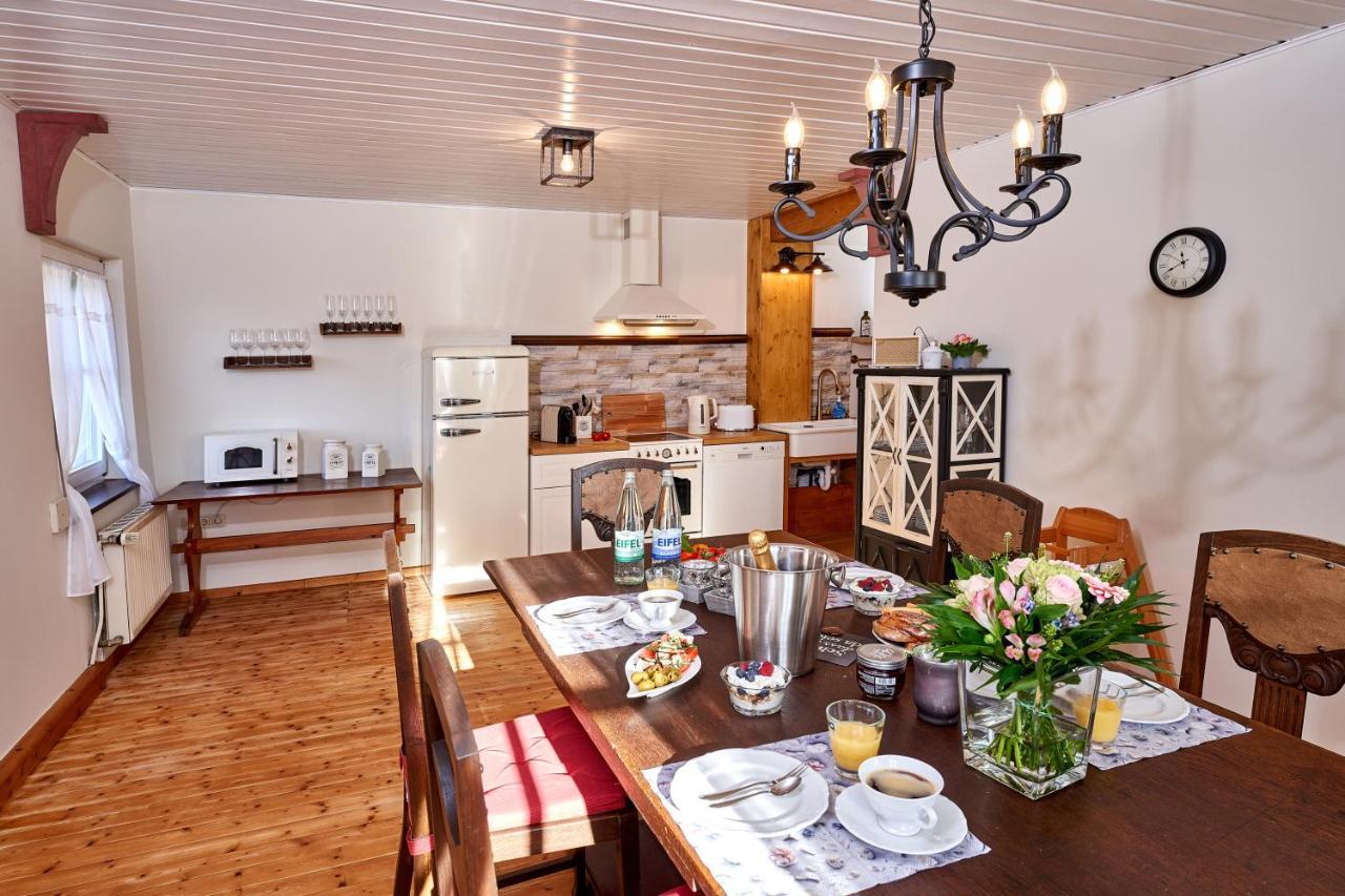 Ritterstube - Eifelstube mit Charme, außergewöhnliches Ferienhaus Ulmen Exterior foto