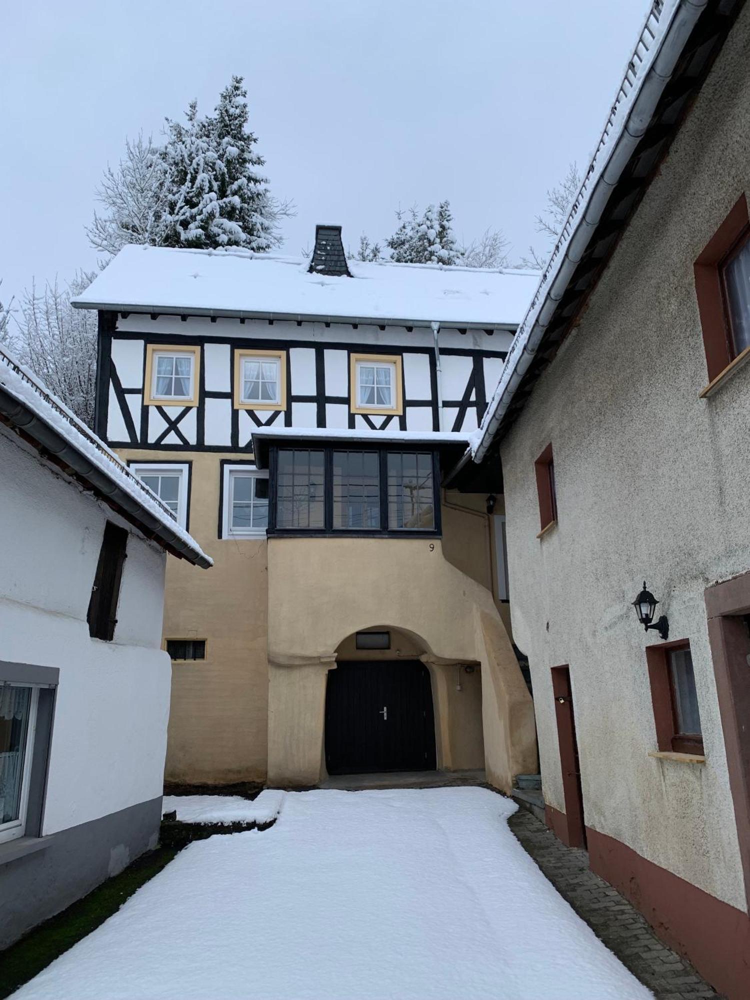 Ritterstube - Eifelstube mit Charme, außergewöhnliches Ferienhaus Ulmen Exterior foto